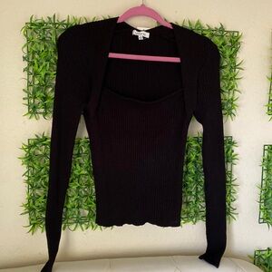 Soft long black sleeve 🖤